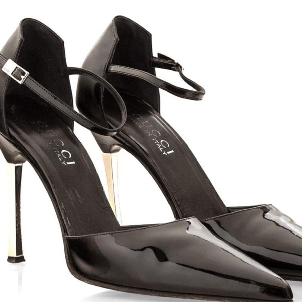 Gucci black patent leather stiletto
